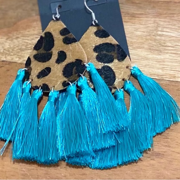 ❤️Boho Turquoise Leopard Fringe Earrings❤️ - Picture 6 of 6
